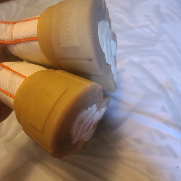 Shoes - Picture 5 of 7